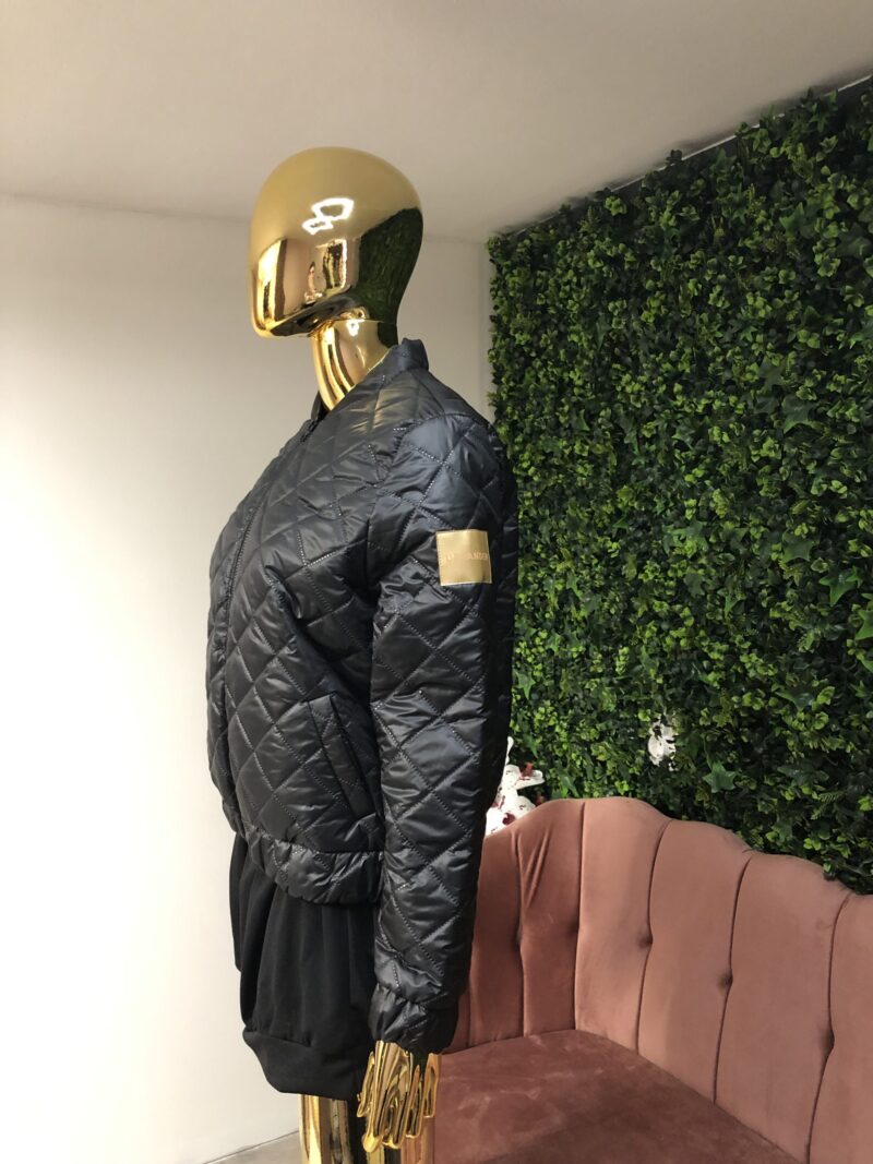 Miana rövid steppelt kabát