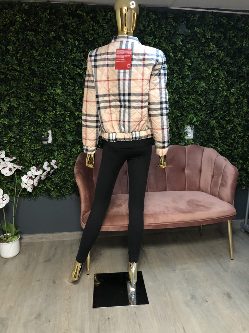 Miana rövid steppelt kabát