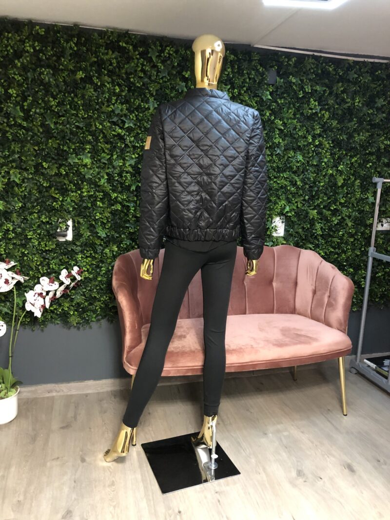 Miana rövid steppelt kabát