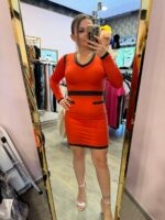 Strip nazyra ruha Méretek: S, M, L, XL Anyag: 80% poliamid 20% elasztán letisztul kényelmes hosszú ujjú