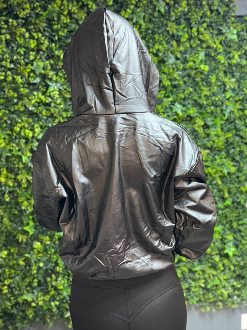 műbőr rövid bélelt cipzáros fekete kabát